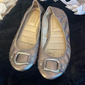 Nellie sz 9m adam tucker by me too flat/shoe
Metallic bronze